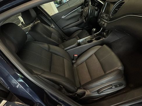 Used 2019 Chevrolet Impala LT FWD image 25