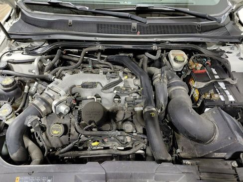 Used 2018 Ford Taurus SHO image 30