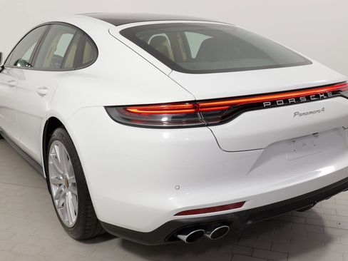 Used 2021 Porsche Panamera 4 image 14