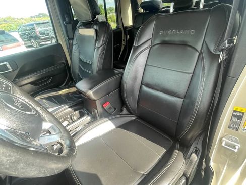 Used 2020 Jeep Gladiator Overland AWD/4WD image 43