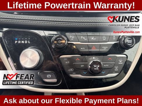 Used 2024 Chrysler Pacifica Touring-L FWD image 19