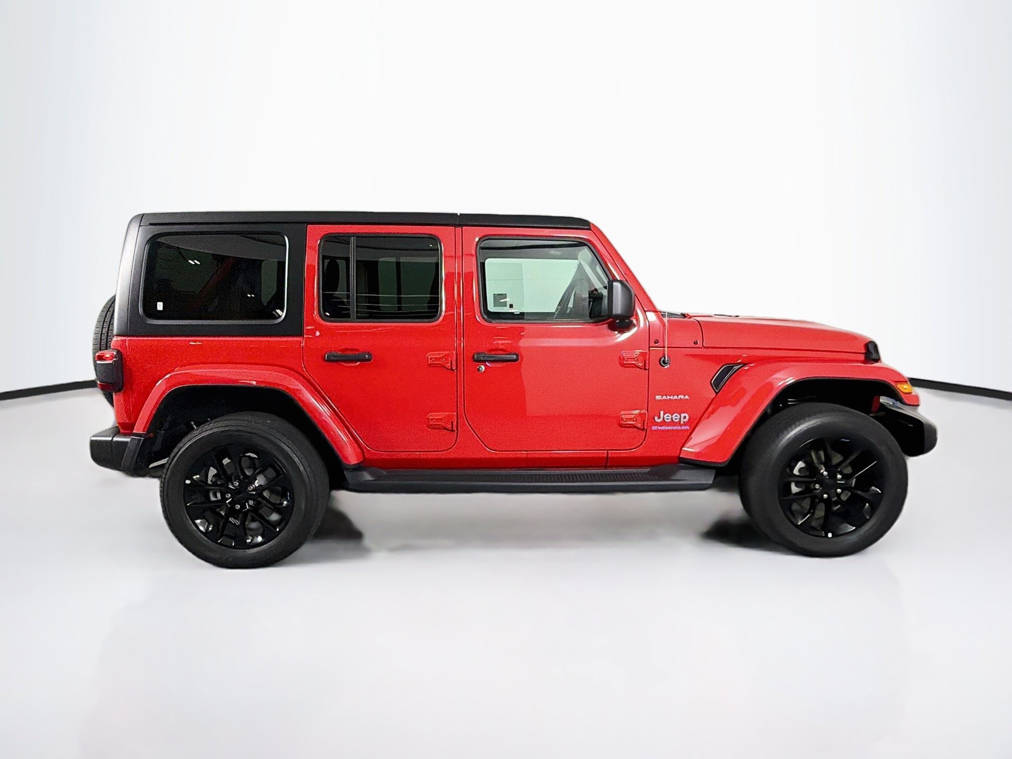 Used 2023 Jeep Wrangler Unlimited Sahara w/ Cold Weather Group AWD/4WD image 10