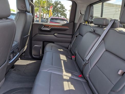 Certified 2023 GMC Sierra 1500 Denali w/ Technology Package AWD/4WD image 17