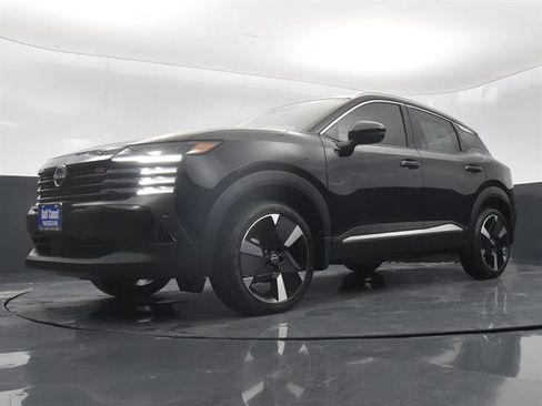 Used 2025 Nissan Kicks SR w/ SR Premium Package FWD image 25