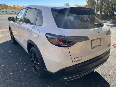 Used 2025 Honda HR-V Sport image 5