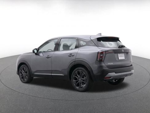Used 2026 Nissan Kicks SR FWD image 6