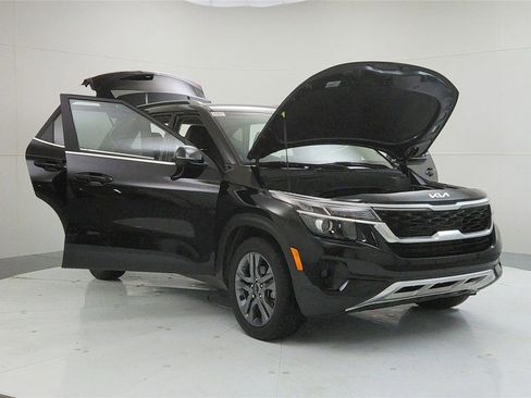 Used 2023 Kia Seltos S w/ Navigation Package image 9