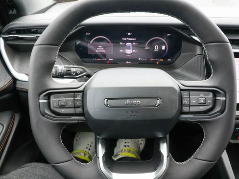 New 2026 Jeep Cherokee Overland w/ Advanced Pro Tech Group AWD/4WD image 29