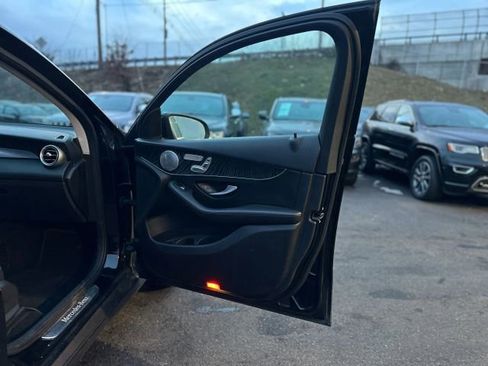 Used 2017 Mercedes-Benz GLC 300 4MATIC image 27