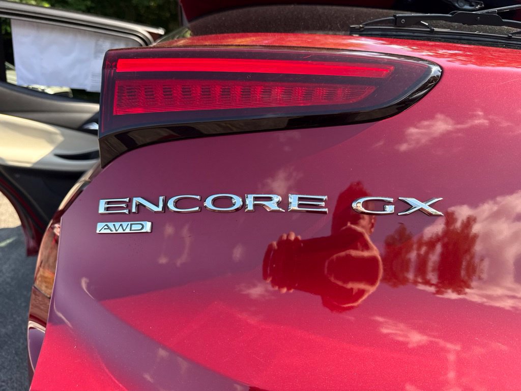 Used 2020 Buick Encore GX Essence w/ Experience Buick Package AWD/4WD image 16
