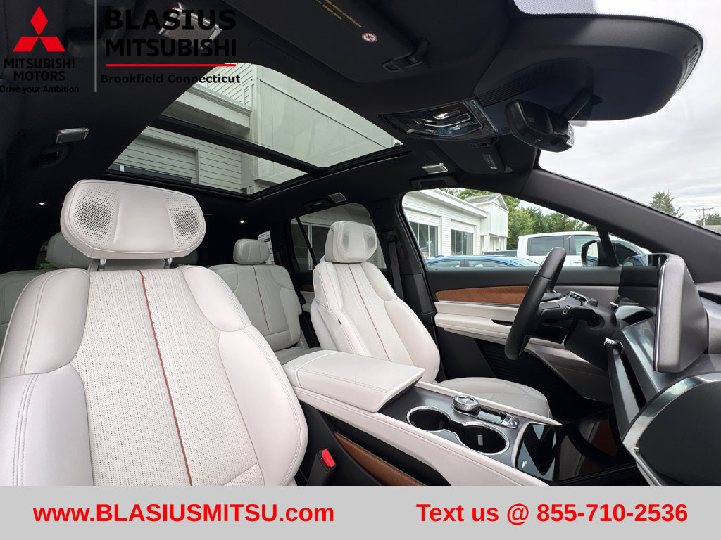 Used 2026 Cadillac Vistiq Sport AWD/4WD image 61