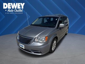 Used 2016 Chrysler Town & Country Touring image 1