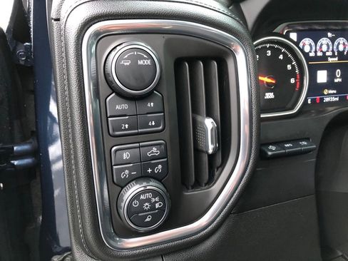 Used 2020 Chevrolet Silverado 1500 High Country w/ Technology Package image 14