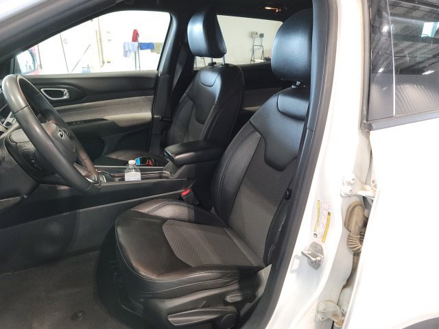 Used 2024 Jeep Compass Latitude AWD/4WD image 9