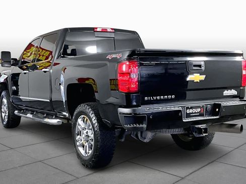 Used 2017 Chevrolet Silverado 2500 High Country w/ Duramax Plus Package image 11