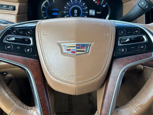 Used 2016 Cadillac Escalade ESV Platinum AWD/4WD image 10