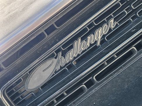 Used 2022 Dodge Challenger SXT w/ Blacktop Package RWD image 11