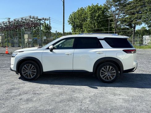 Used 2022 Nissan Pathfinder SL w/ SL Premium Package AWD/4WD image 5