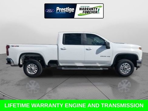 Used 2022 Chevrolet Silverado 2500 LT AWD/4WD image 4