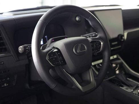 Used 2026 Lexus GX 550 w/ Accessory Package (31) AWD/4WD image 22