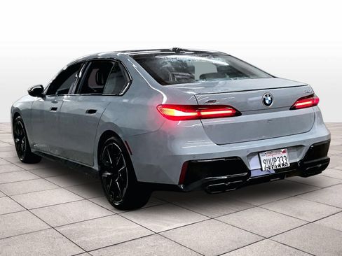 Certified 2025 BMW 760i xDrive image 13