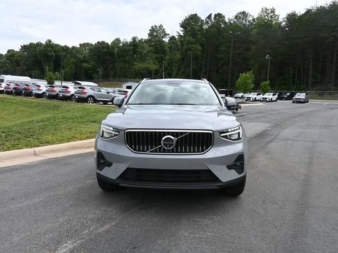 Used 2024 Volvo XC40 B5 Plus w/ Protection Package Premier AWD/4WD image 13