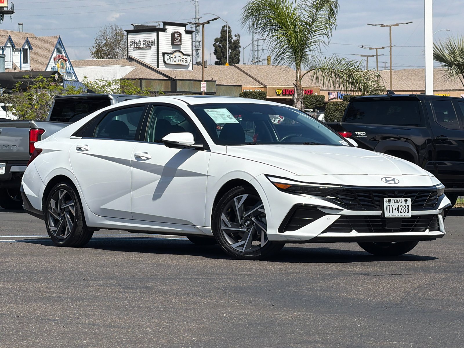 Used 2024 Hyundai Elantra Limited FWD image 8