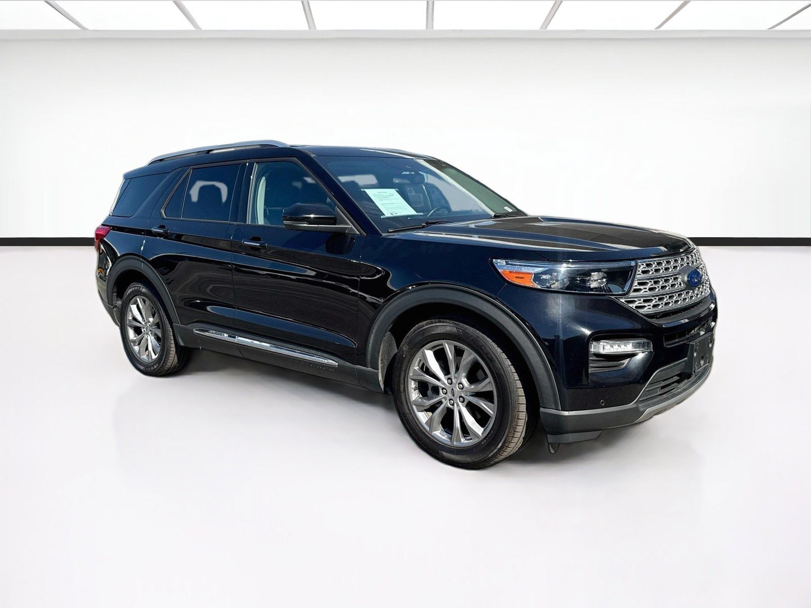 Used 2021 Ford Explorer Limited w/ Equipment Group 301A RWD image 3