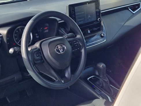 Used 2022 Toyota Corolla LE image 19
