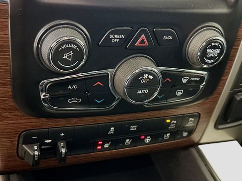 Used 2016 RAM 1500 Laramie w/ Convenience Group image 24