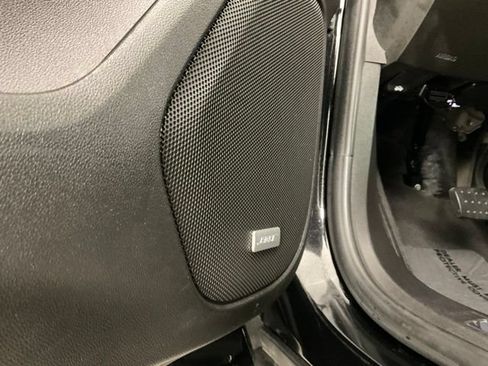 Used 2019 GMC Acadia SLT FWD image 14