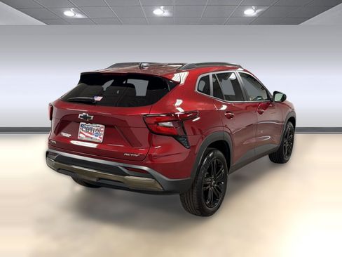 Used 2024 Chevrolet Trax ACTIV w/ Sunroof Package FWD image 8