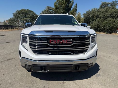 Used 2023 GMC Sierra 1500 SLT w/ SLT Premium Plus Package AWD/4WD image 8