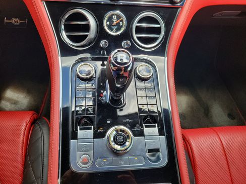 Used 2022 Bentley Continental GT AWD/4WD image 57
