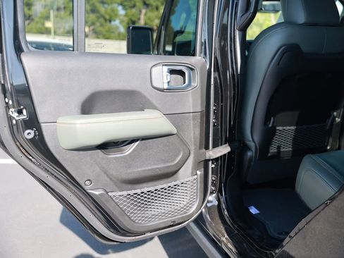 New 2026 Jeep Gladiator Mojave AWD/4WD image 34