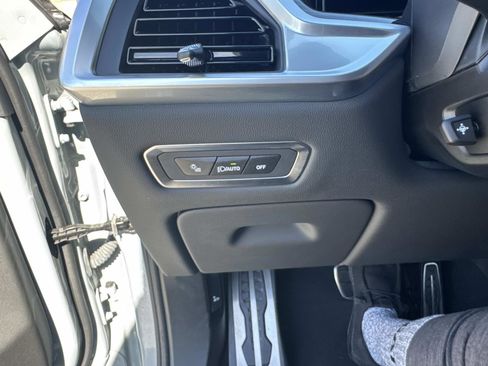 Used 2024 BMW X7 M60i image 32