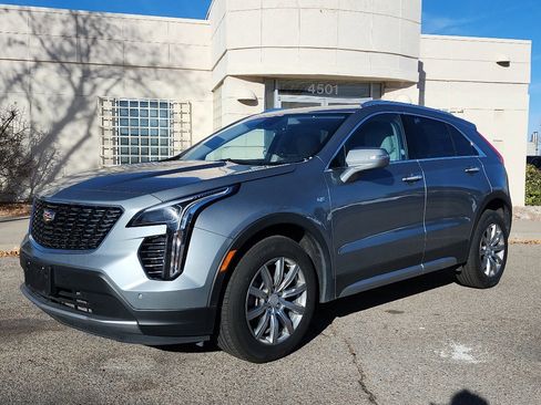 Used 2023 Cadillac XT4 Premium Luxury image 1