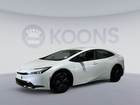 Used 2026 Toyota Prius LE FWD image 1