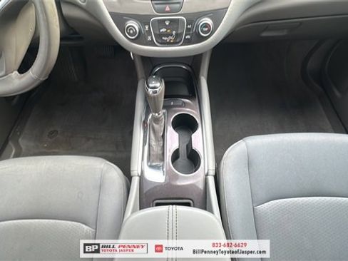 Used 2016 Chevrolet Malibu LT image 9