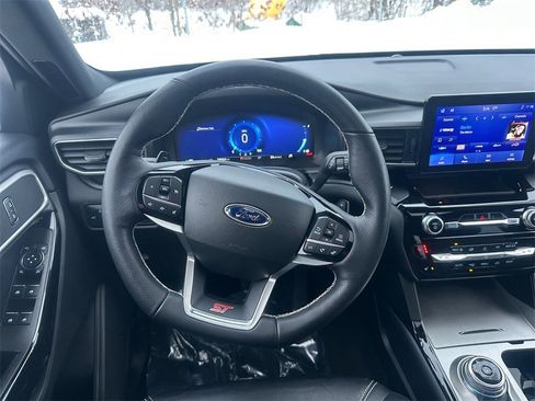 Used 2022 Ford Explorer ST image 10