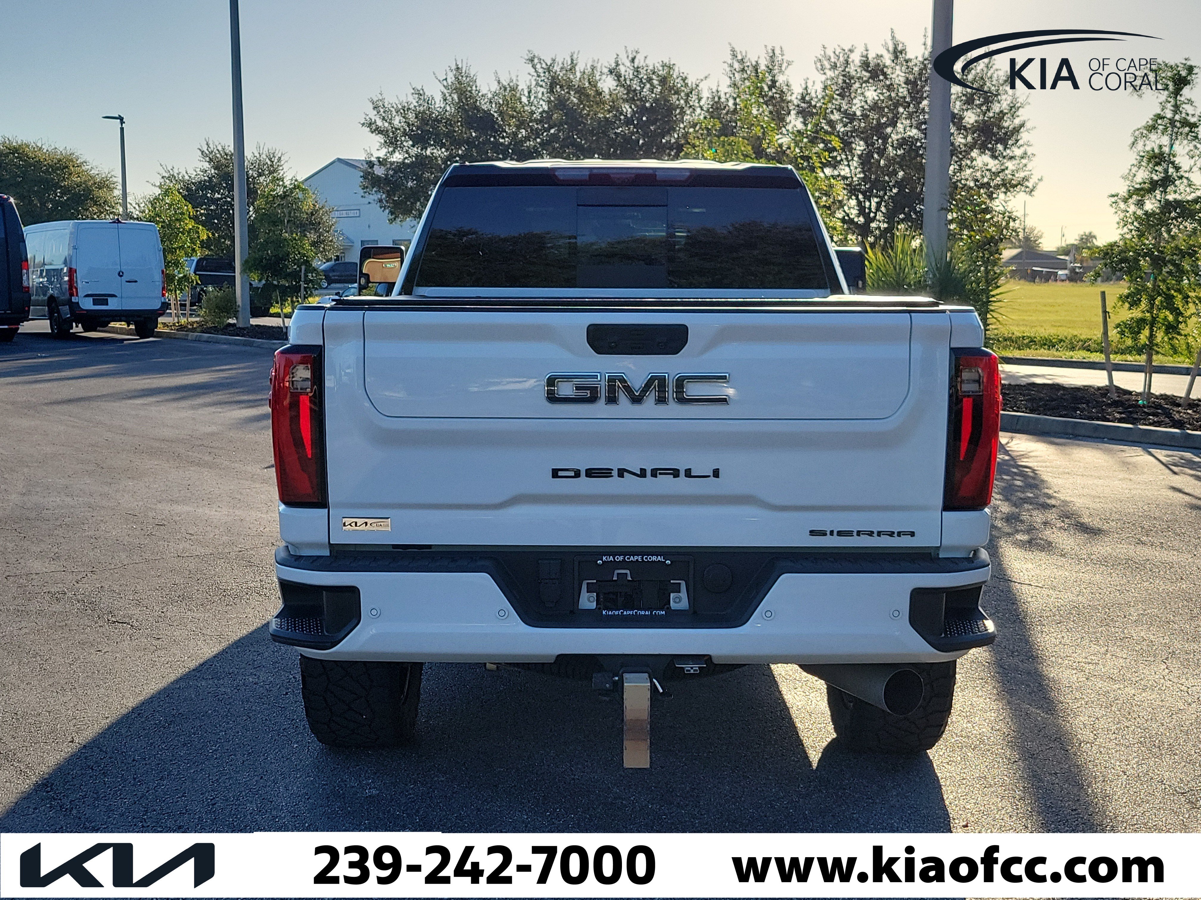 Used 2025 GMC Sierra 2500 Denali Ultimate AWD/4WD image 5