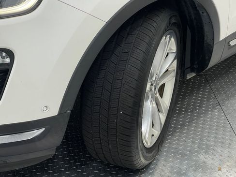 Used 2018 Ford Explorer Limited w/ Equipment Group 301A image 38