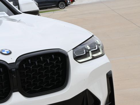 Certified 2025 BMW X4 xDrive30i w/ Premium Package AWD/4WD image 10