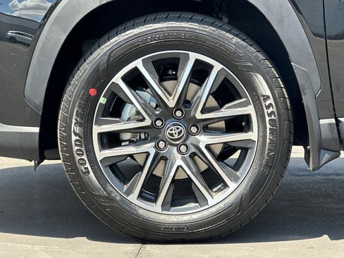 Certified 2026 Toyota Corolla Cross XLE w/ Convenience Package FWD image 26