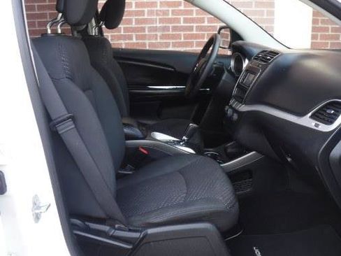Used 2017 Dodge Journey SE image 6