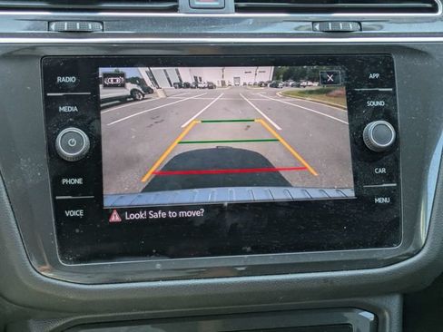 Used 2023 Volkswagen Tiguan SE AWD/4WD image 21