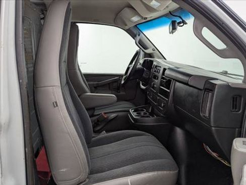 Used 2018 GMC Savana 2500 w/ Driver Convenience Package RWD image 17
