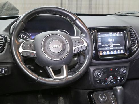 Used 2020 Jeep Compass Limited image 2