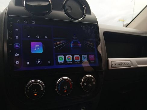 Used 2014 Jeep Compass Latitude FWD image 22