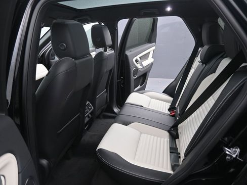 Used 2025 Land Rover Discovery Sport Dynamic SE image 16